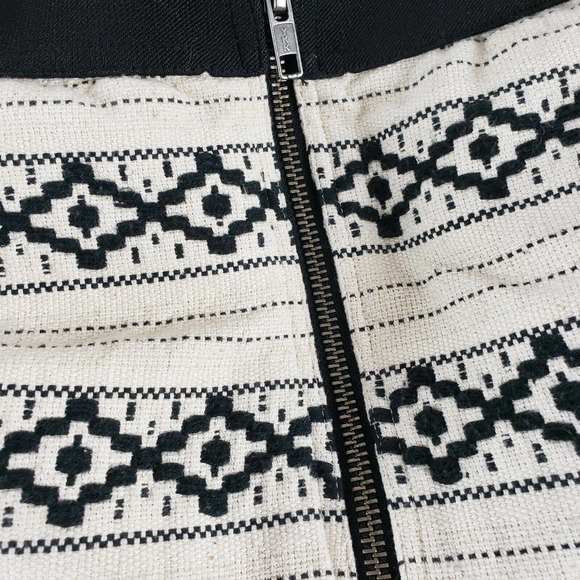 Gap Aztec Print Mini Skirt Size 4 Black & Cream - Picture 8 of 10
